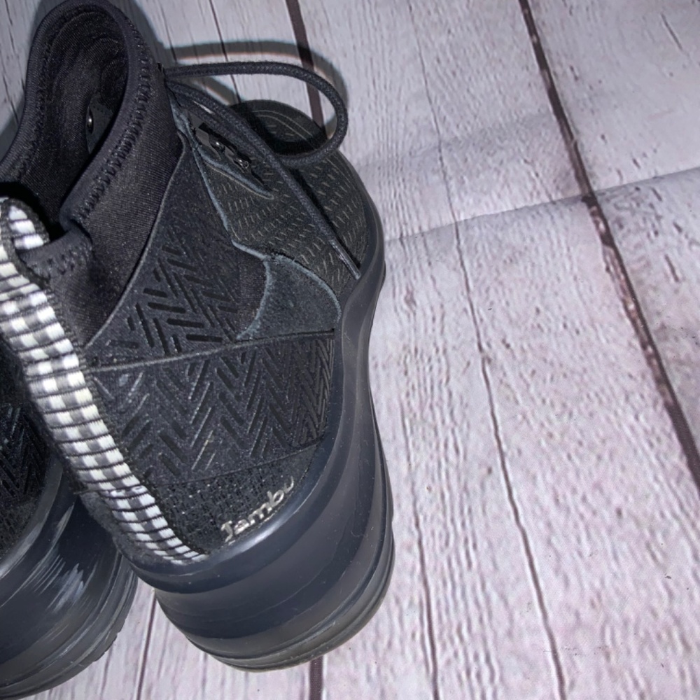 Jambu Booties - Picture 5 of 9